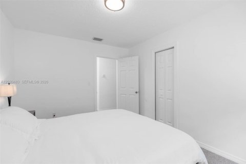 House in Mount Dora, Florida 3 bedrooms, 169.83 sq.m. № 2145748 - photo 23