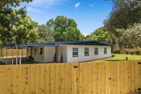 House in Mount Dora, Florida 3 bedrooms, 169.83 sq.m. № 2145748 - photo 30