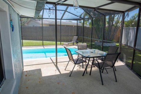 House in Apollo Beach, Florida 3 bedrooms, 128.95 sq.m. № 1744701 - photo 27