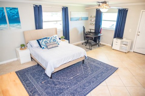 House in Apollo Beach, Florida 3 bedrooms, 128.95 sq.m. № 1744701 - photo 13
