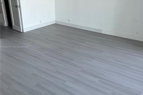 Купить кондоминиум в Майами-Бич, Флорида 50.45м2, № 2003140 - фото 3