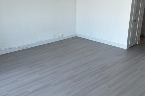 Купить кондоминиум в Майами-Бич, Флорида 50.45м2, № 2003140 - фото 4