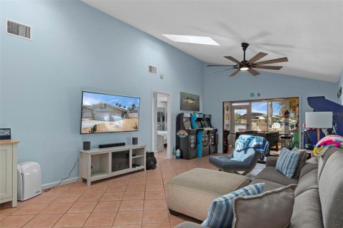 Casa en venta en Homosassa, Florida, 3 dormitorios, 132.85 m2 № 2132471 - foto 10