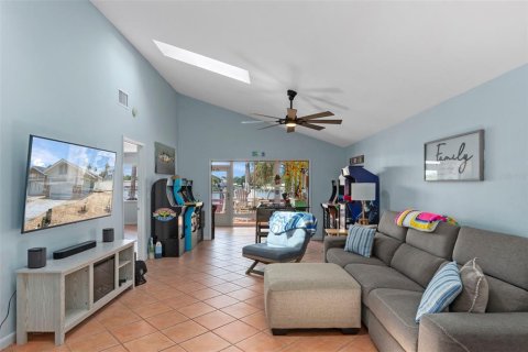 Casa en venta en Homosassa, Florida, 3 dormitorios, 132.85 m2 № 2132471 - foto 9