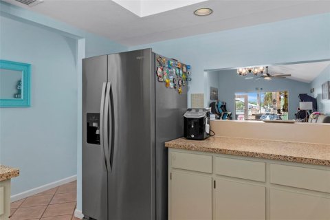 Casa en venta en Homosassa, Florida, 3 dormitorios, 132.85 m2 № 2132471 - foto 21