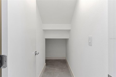 Touwnhouse à vendre à Tampa, Floride: 4 chambres, 246.19 m2 № 2387313 - photo 6