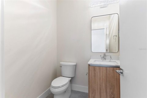 Touwnhouse à vendre à Tampa, Floride: 4 chambres, 246.19 m2 № 2387313 - photo 17