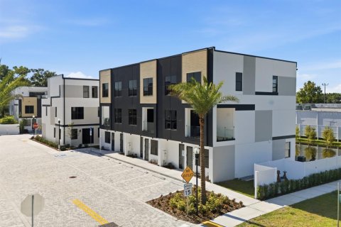 Touwnhouse à vendre à Tampa, Floride: 4 chambres, 246.19 m2 № 2387313 - photo 27