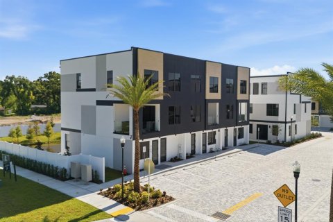 Touwnhouse à vendre à Tampa, Floride: 4 chambres, 246.19 m2 № 2387313 - photo 26