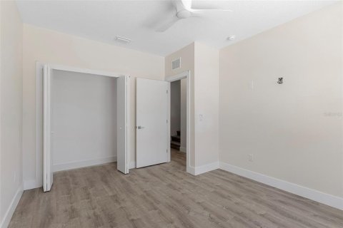 Touwnhouse à vendre à Tampa, Floride: 4 chambres, 246.19 m2 № 2387313 - photo 23