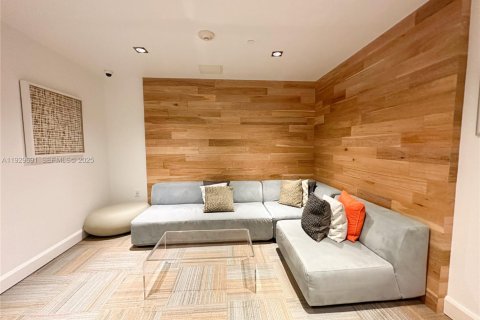 Condo in Miami, Florida, 1 bedroom № 1988579 - photo 25