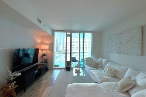 Condo in Miami, Florida, 1 bedroom № 1988579 - photo 3