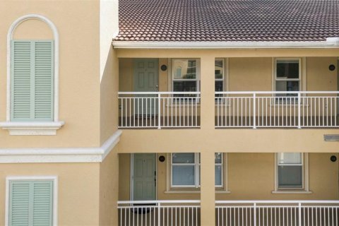 Condo in Palm Coast, Florida, 2 bedrooms  № 2352437 - photo 16