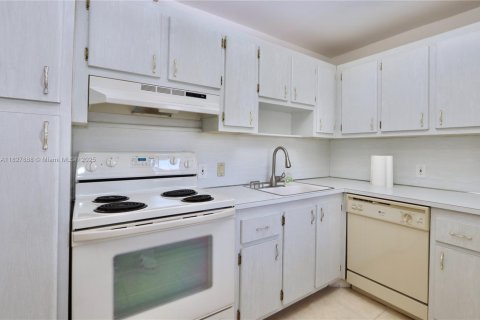 Condominio en venta en Aventura, Florida, 2 dormitorios, 92.34 m2 № 1801000 - foto 12