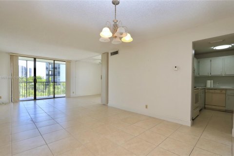 Condominio en venta en Aventura, Florida, 2 dormitorios, 92.34 m2 № 1801000 - foto 6