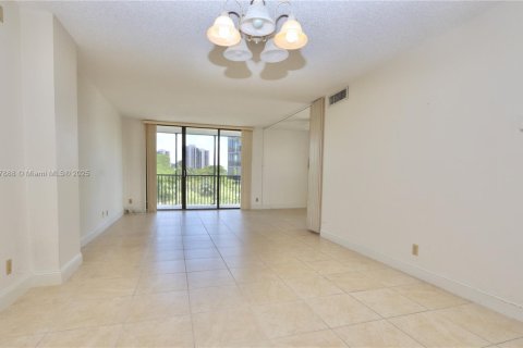 Condominio en venta en Aventura, Florida, 2 dormitorios, 92.34 m2 № 1801000 - foto 8