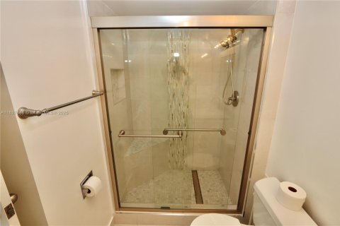 Condominio en venta en Aventura, Florida, 2 dormitorios, 92.34 m2 № 1801000 - foto 23