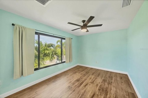 House in Port Charlotte, Florida 4 bedrooms, 283.91 sq.m. № 1815145 - photo 23