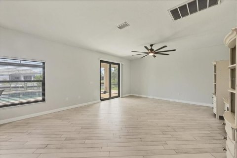 House in Port Charlotte, Florida 4 bedrooms, 283.91 sq.m. № 1815145 - photo 12