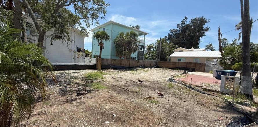 Land in Treasure Island, Florida № 2112628