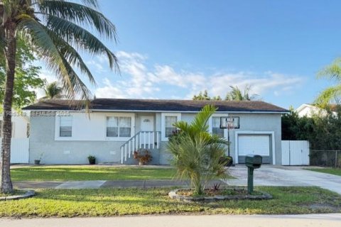 Дом в Катлер-Бей, Флорида 1 комната, 141.03м2 № 2049116