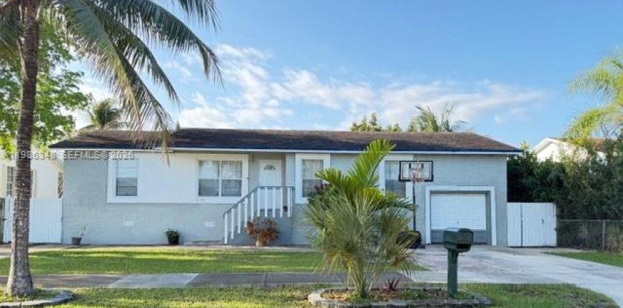 Дом в Катлер-Бей, Флорида 1 комната, 141.03м2 № 2049116