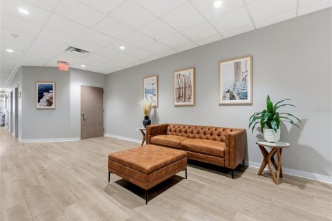 Commercial property in Tampa, Florida 1207.73 sq.m. № 2106842 - photo 16