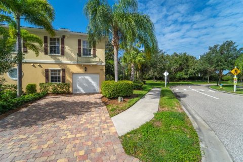 Townhouse in Sarasota, Florida 3 bedrooms, 155.33 sq.m. № 1882860 - photo 1
