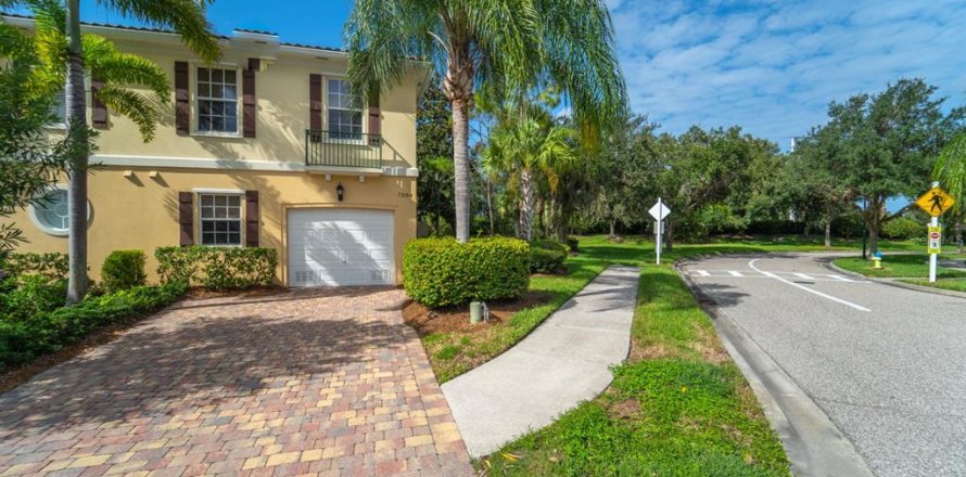 Townhouse in Sarasota, Florida 3 bedrooms, 155.33 sq.m. № 1882860