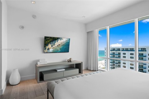 Condo in Miami Beach, Florida, 3 bedrooms  № 1991014 - photo 22