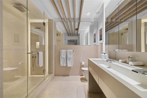 Condo in Miami Beach, Florida, 3 bedrooms  № 1991014 - photo 25