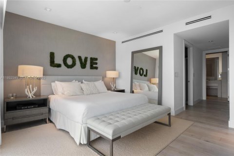 Condo in Miami Beach, Florida, 3 bedrooms  № 1991014 - photo 24