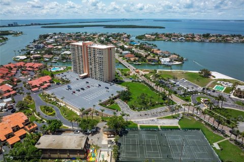 Condo in Saint Petersburg, Florida, 2 bedrooms  № 1772123 - photo 23