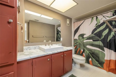 Condo in Saint Petersburg, Florida, 2 bedrooms  № 1772123 - photo 19