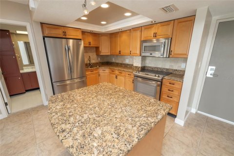 Condo in Saint Petersburg, Florida, 2 bedrooms  № 1772123 - photo 5