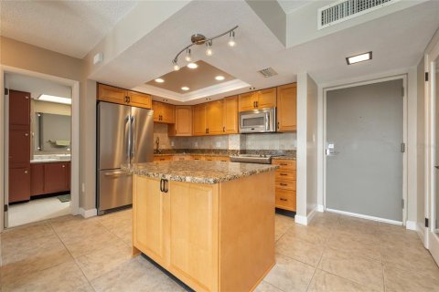 Condo in Saint Petersburg, Florida, 2 bedrooms  № 1772123 - photo 4