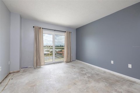 Condo in Saint Petersburg, Florida, 2 bedrooms  № 1772123 - photo 17