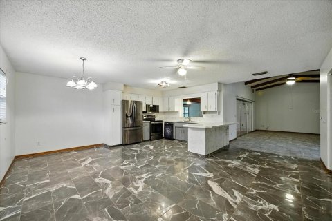 House in Homosassa, Florida 3 bedrooms, 205.13 sq.m. № 1908810 - photo 8