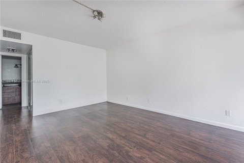 Copropriété à vendre à Lauderhill, Floride: 2 chambres, 102.66 m2 № 1864868 - photo 17