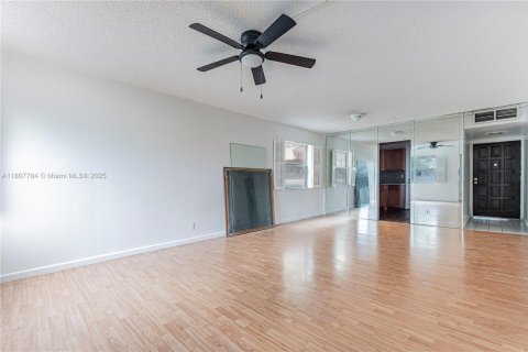 Copropriété à vendre à Lauderhill, Floride: 2 chambres, 102.66 m2 № 1864868 - photo 7