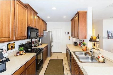 Townhouse in Kissimmee, Florida 3 bedrooms, 143.07 sq.m. № 1658057 - photo 8