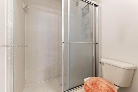 Купить кондоминиум в Майами, Флорида 2 спальни, 98.48м2, № 1937888 - фото 15