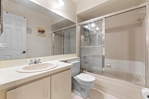 Copropriété à vendre à Miami, Floride: 2 chambres, 98.48 m2 № 1937888 - photo 17
