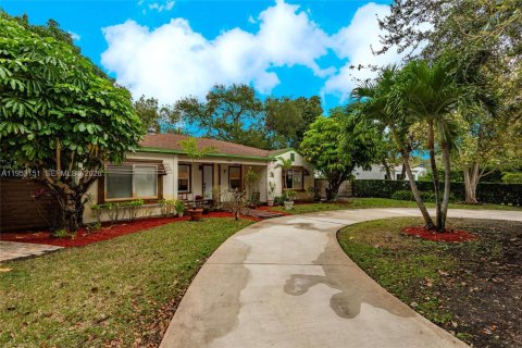 Villa ou maison à vendre à North Miami, Floride: 3 chambres, 118.64 m2 № 2007693 - photo 2