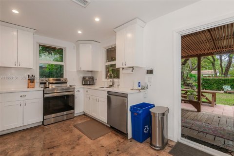 Villa ou maison à vendre à North Miami, Floride: 3 chambres, 118.64 m2 № 2007693 - photo 11