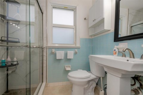 Villa ou maison à vendre à North Miami, Floride: 3 chambres, 118.64 m2 № 2007693 - photo 17