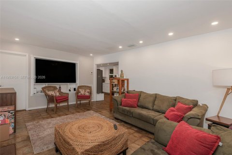 Villa ou maison à vendre à North Miami, Floride: 3 chambres, 118.64 m2 № 2007693 - photo 4