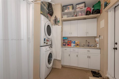 Villa ou maison à vendre à North Miami, Floride: 3 chambres, 118.64 m2 № 2007693 - photo 14