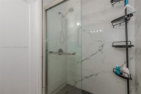 Villa ou maison à vendre à North Miami, Floride: 3 chambres, 118.64 m2 № 2007693 - photo 18