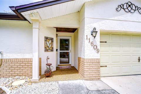 House in Tampa, Florida 2 bedrooms, 127.93 sq.m. № 1843518 - photo 7